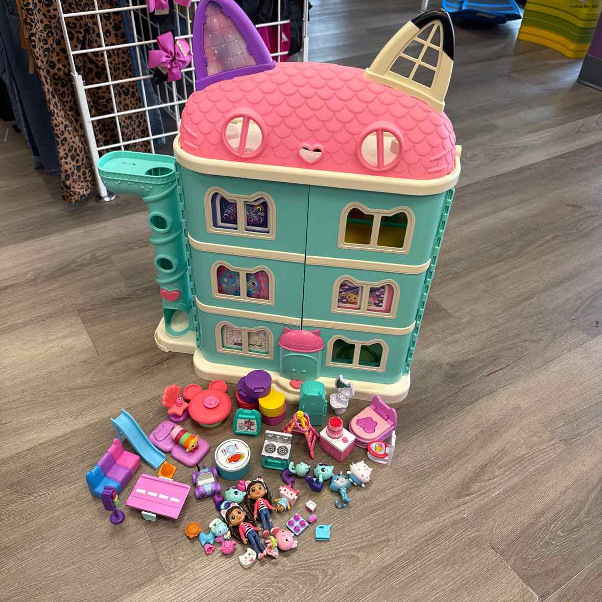 DreamWorks Teal/Pink Dollhouse
