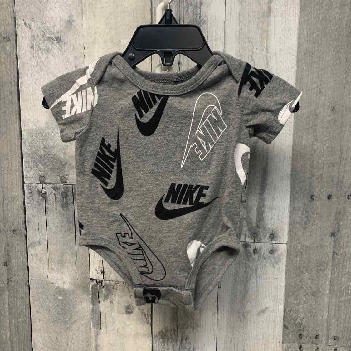 Size 3 Months Gray Print Sport Brand Bodysuit