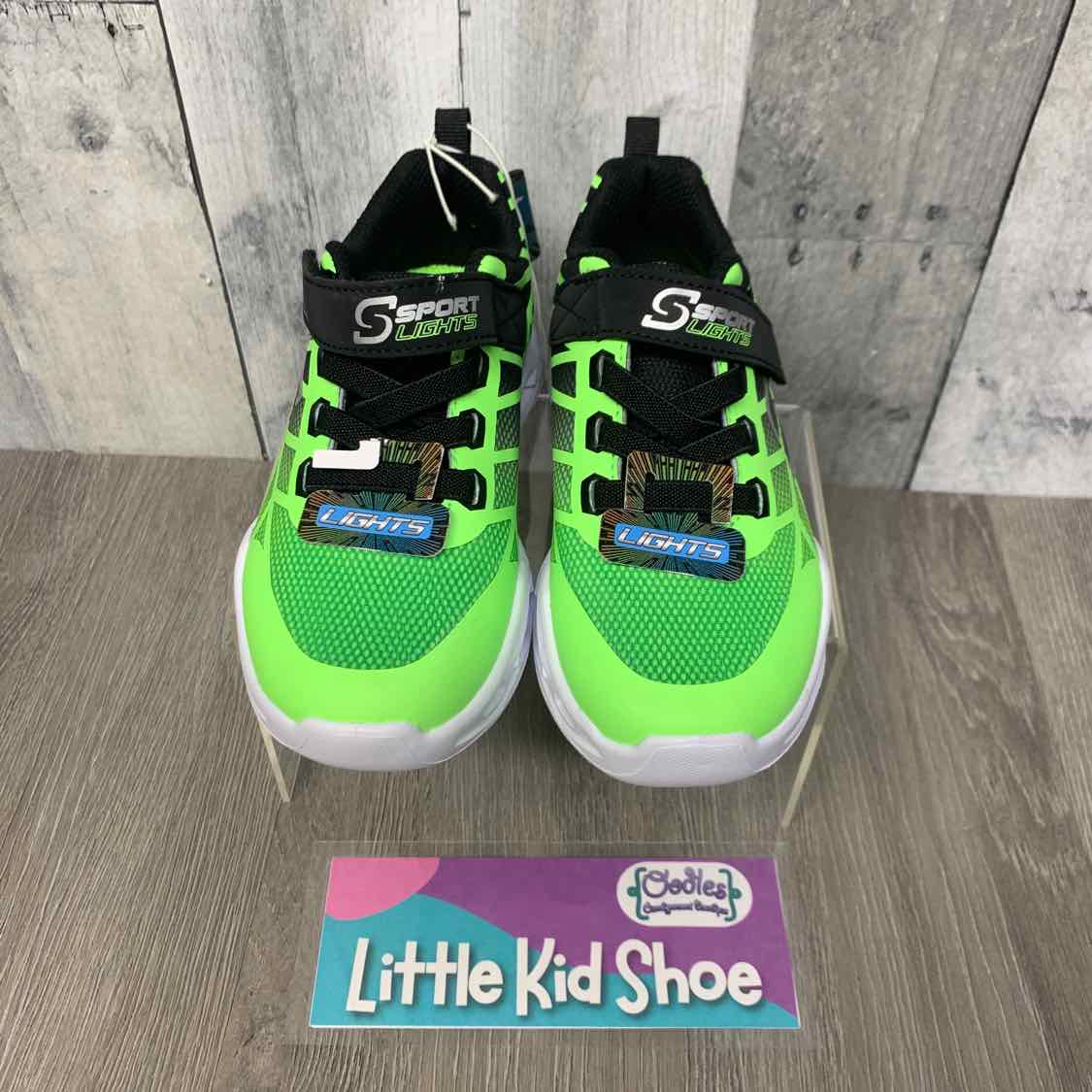 Size 11 Green/Black Skechers Sneakers
