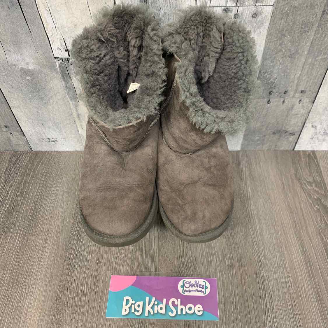 Size 3 Gray UGG Boots