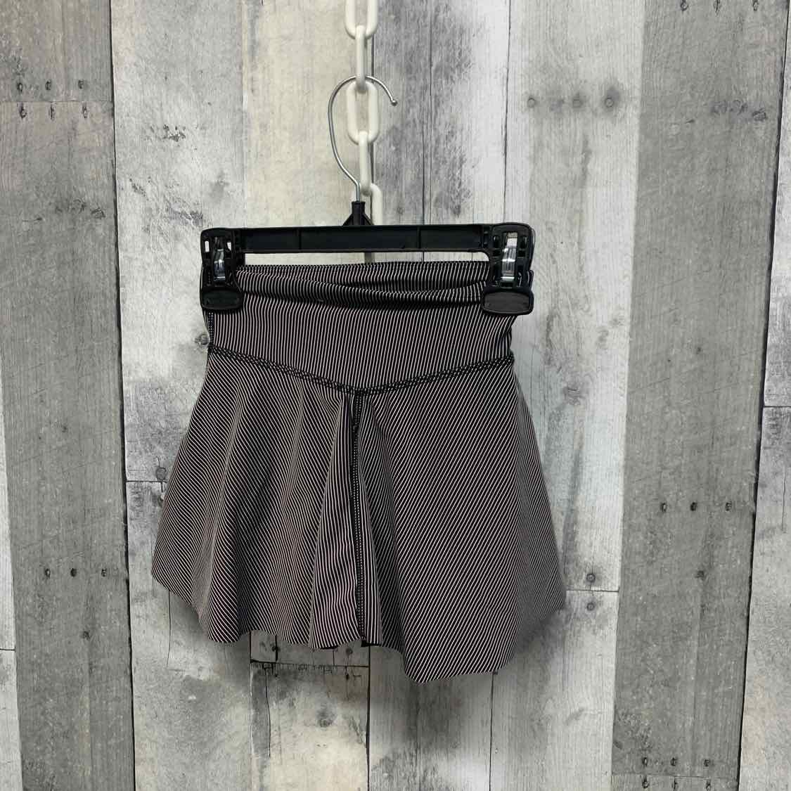 Size 5 Black Striped Old Navy Skirt - Athletic