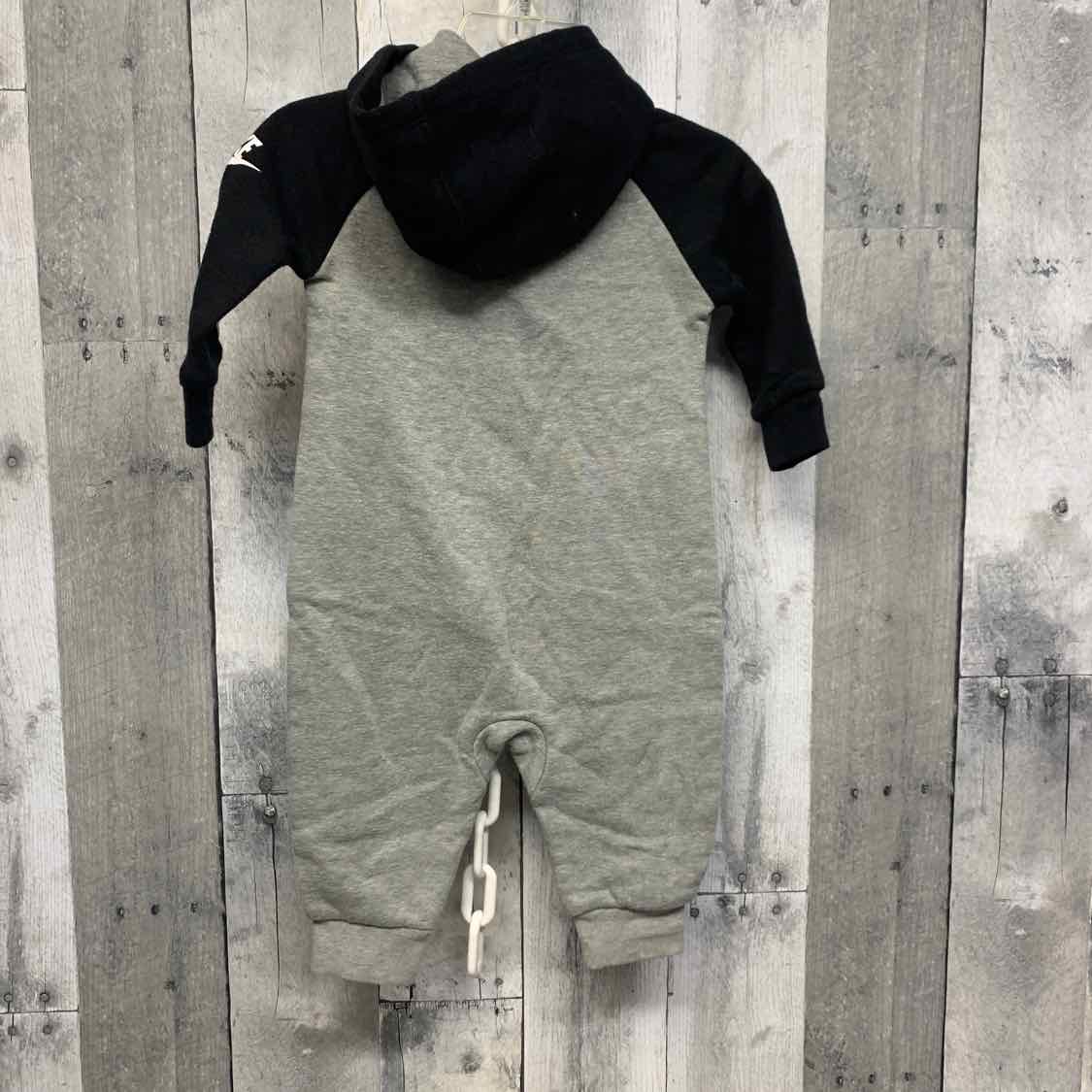 Size 6 Months Gray/Black Sport Brand Light Jacket