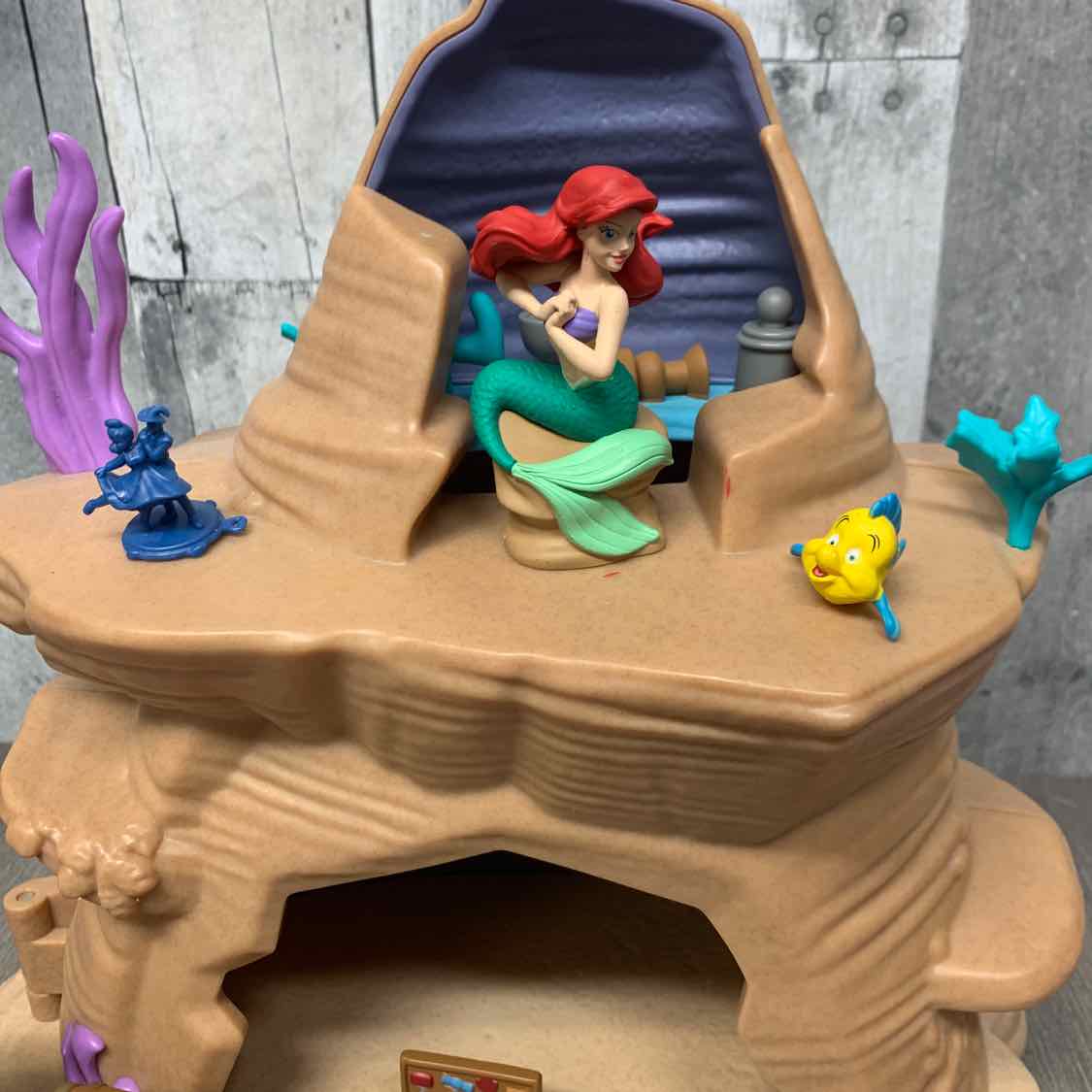 Disney Store Brown Misc Playset
