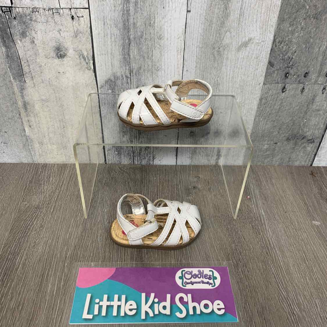 Size 1 White/Tan Stride Rite Sandals