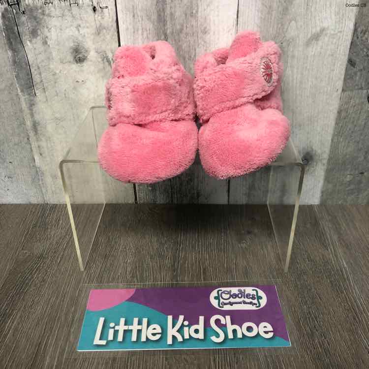 Size 4/5 Pink UGG Soft Sole Shoes