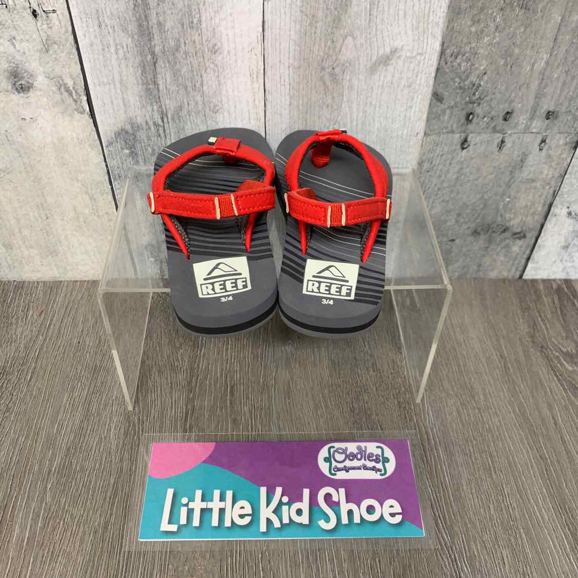 Size 3/4 Gray/Red Reef Sandals