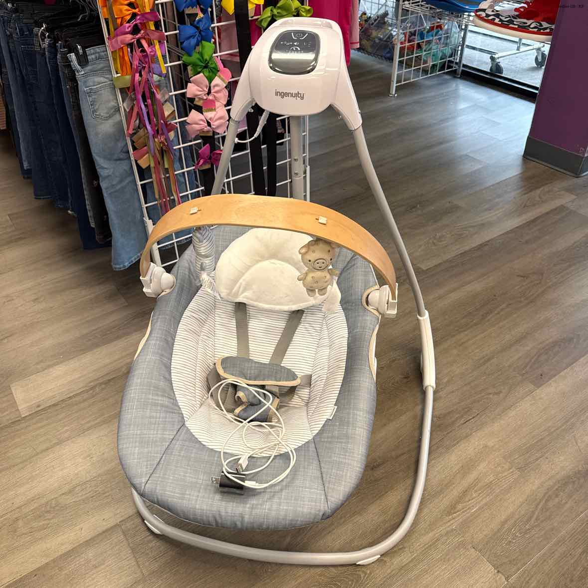 Ingenuity Gray/White Swing w/ Pwr Plug