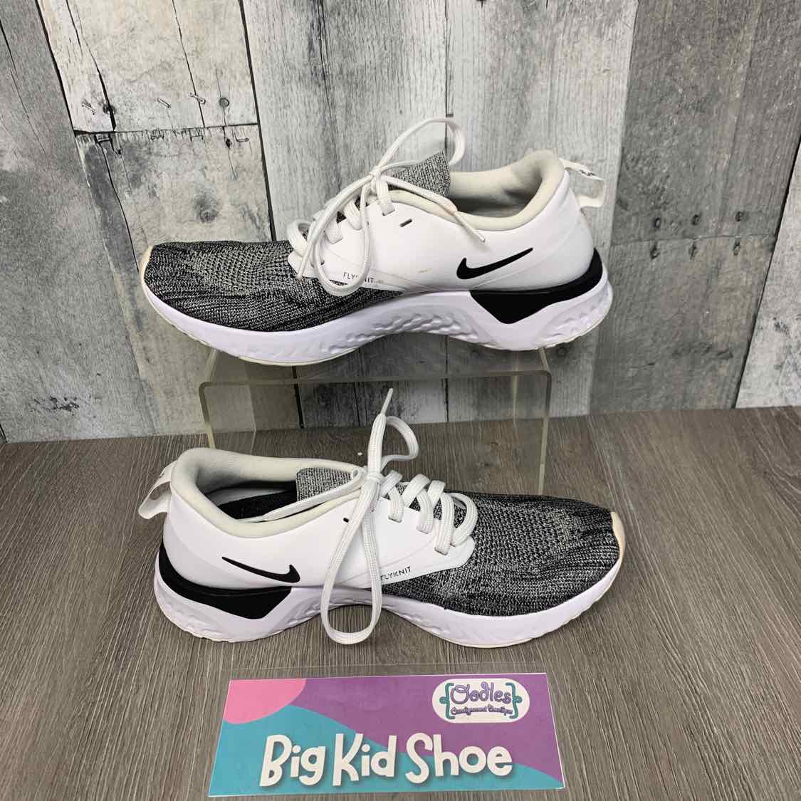 Size 7 White/Black Sport Brand Sneakers