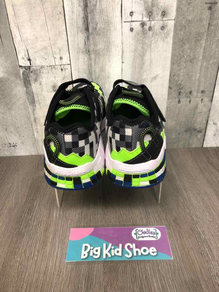 Size 4.5 Black/Green Skechers Sneakers