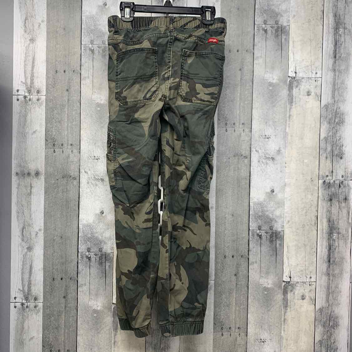 Size 12 Slim Green Camo Wrangler Pants