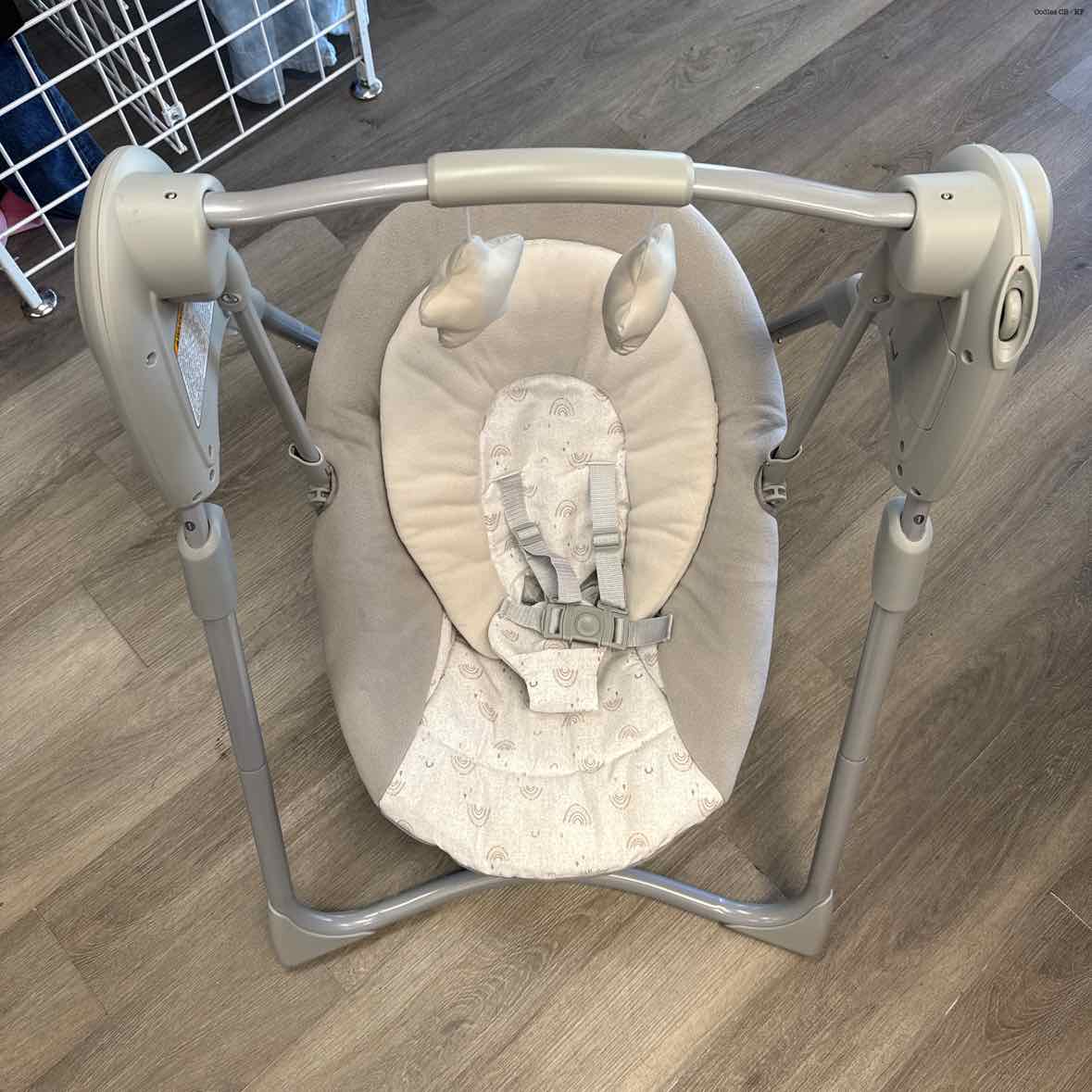 Graco Gray Print Travel Swing