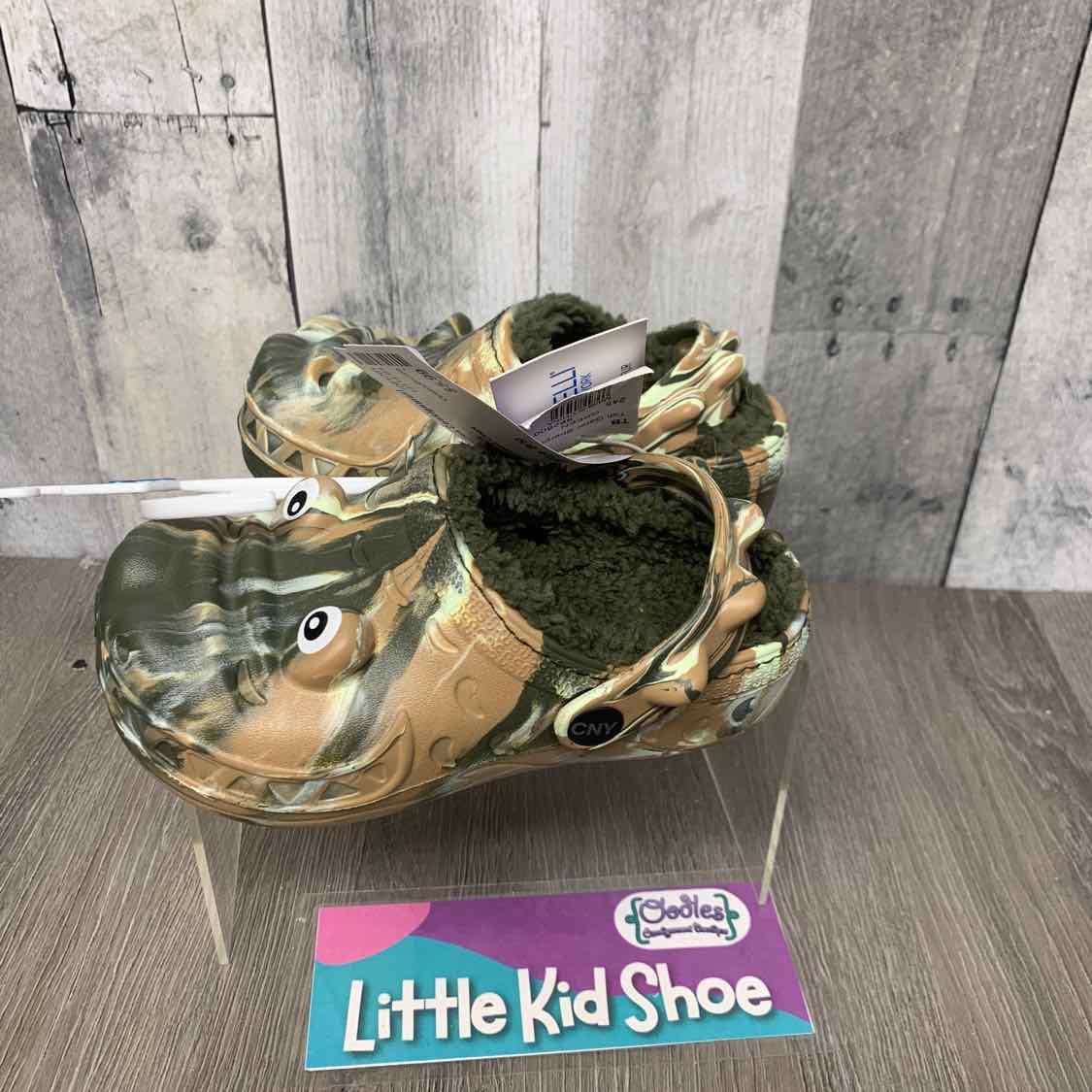 Size 8/9 Green/Brown Capelli Slip On Shoes