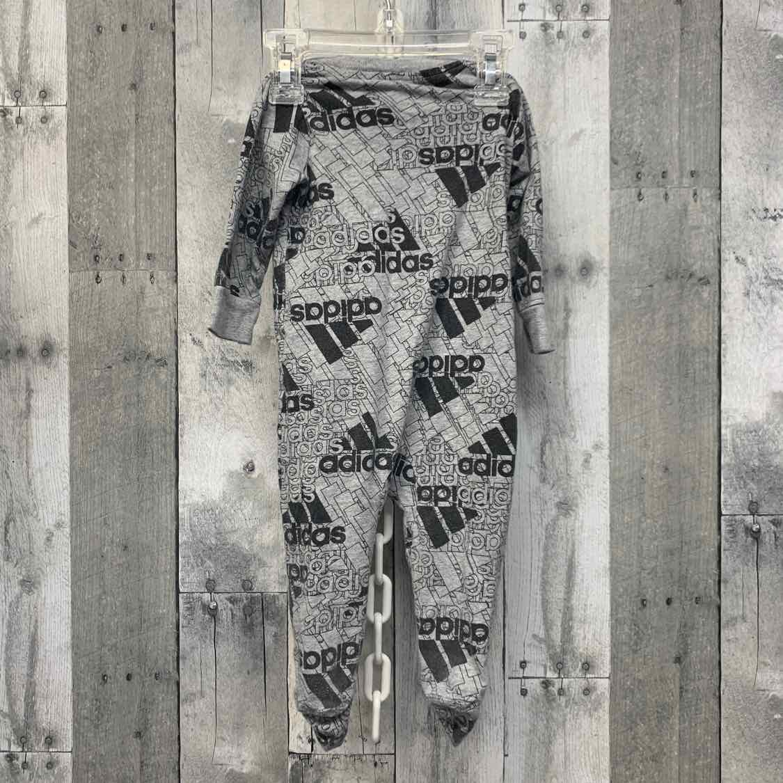 Size 6 Months Gray Print Sport Brand Footy PJs - OodlesCB