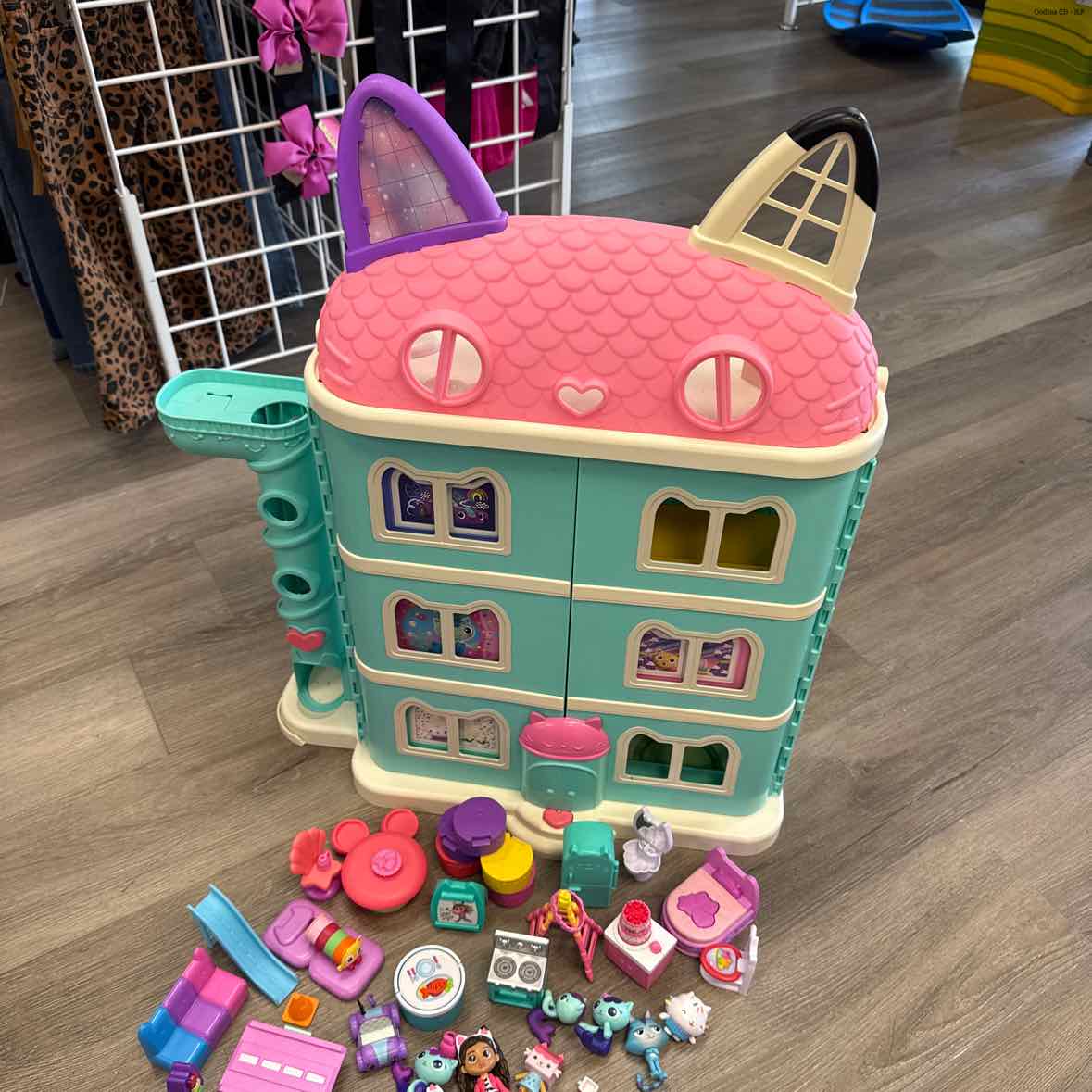 DreamWorks Teal/Pink Dollhouse