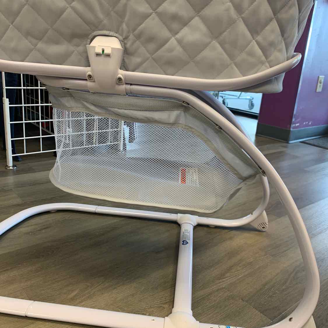 Delta White/Blue Bassinet