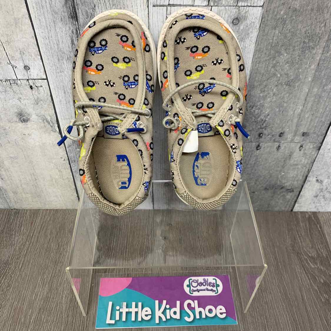 Size 9 Tan Graphic Hey Dude Loafers