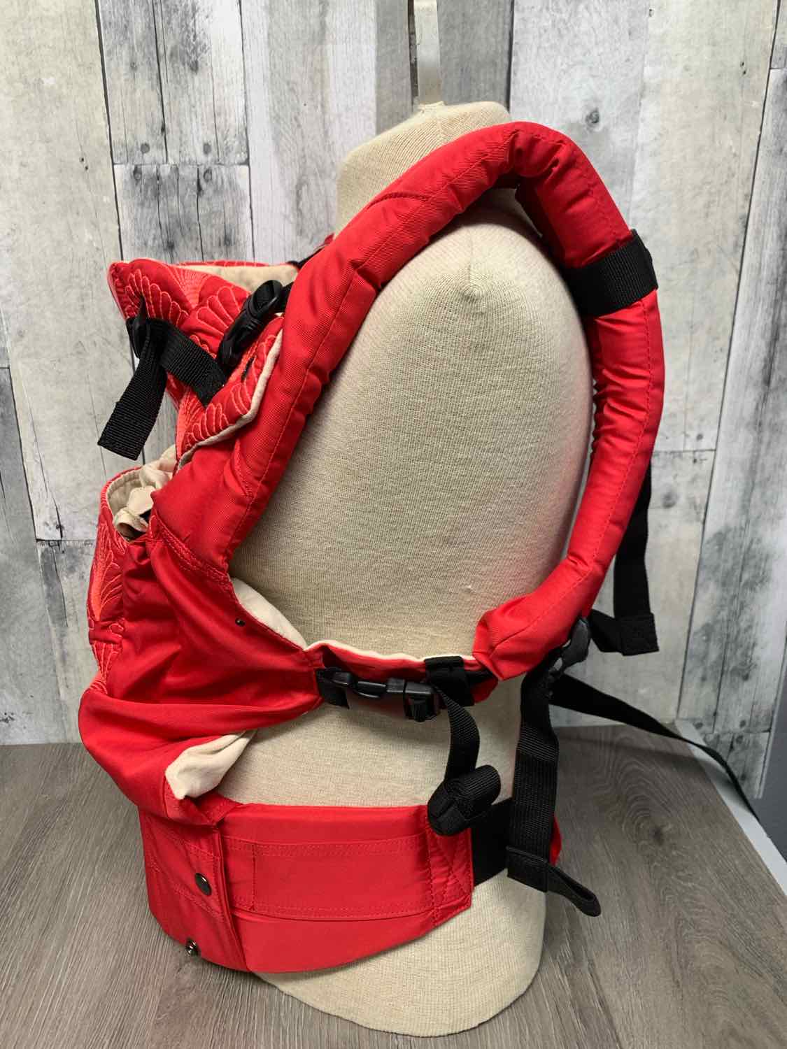 LilleBaby Red Infant Carrier