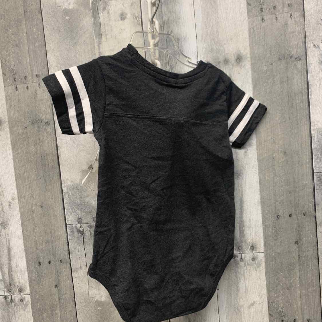 Size 18 Months Gray/White Name Brand Bodysuit