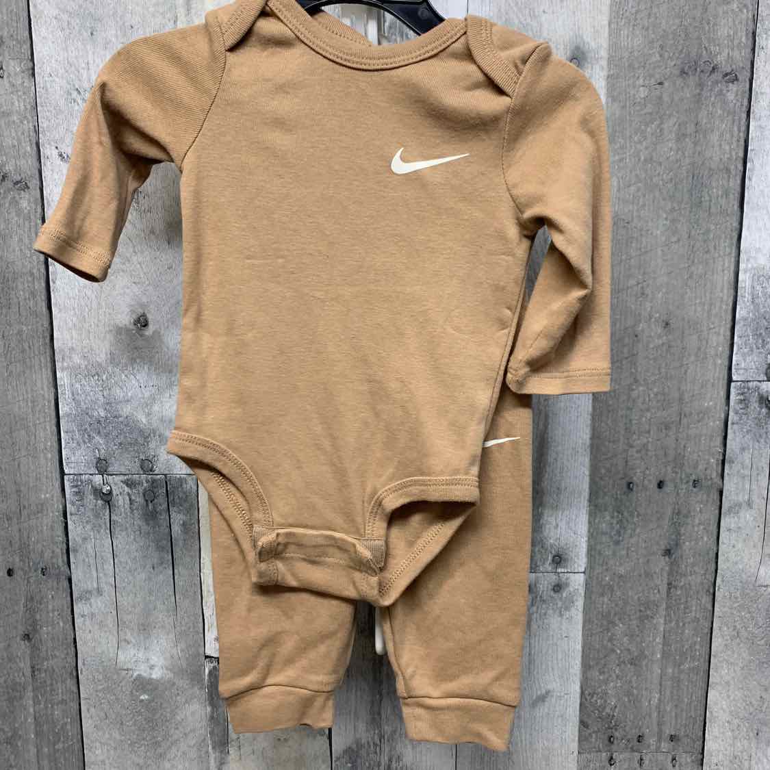 Size 6 Months Tan/White Sport Brand Shirt/Leggings