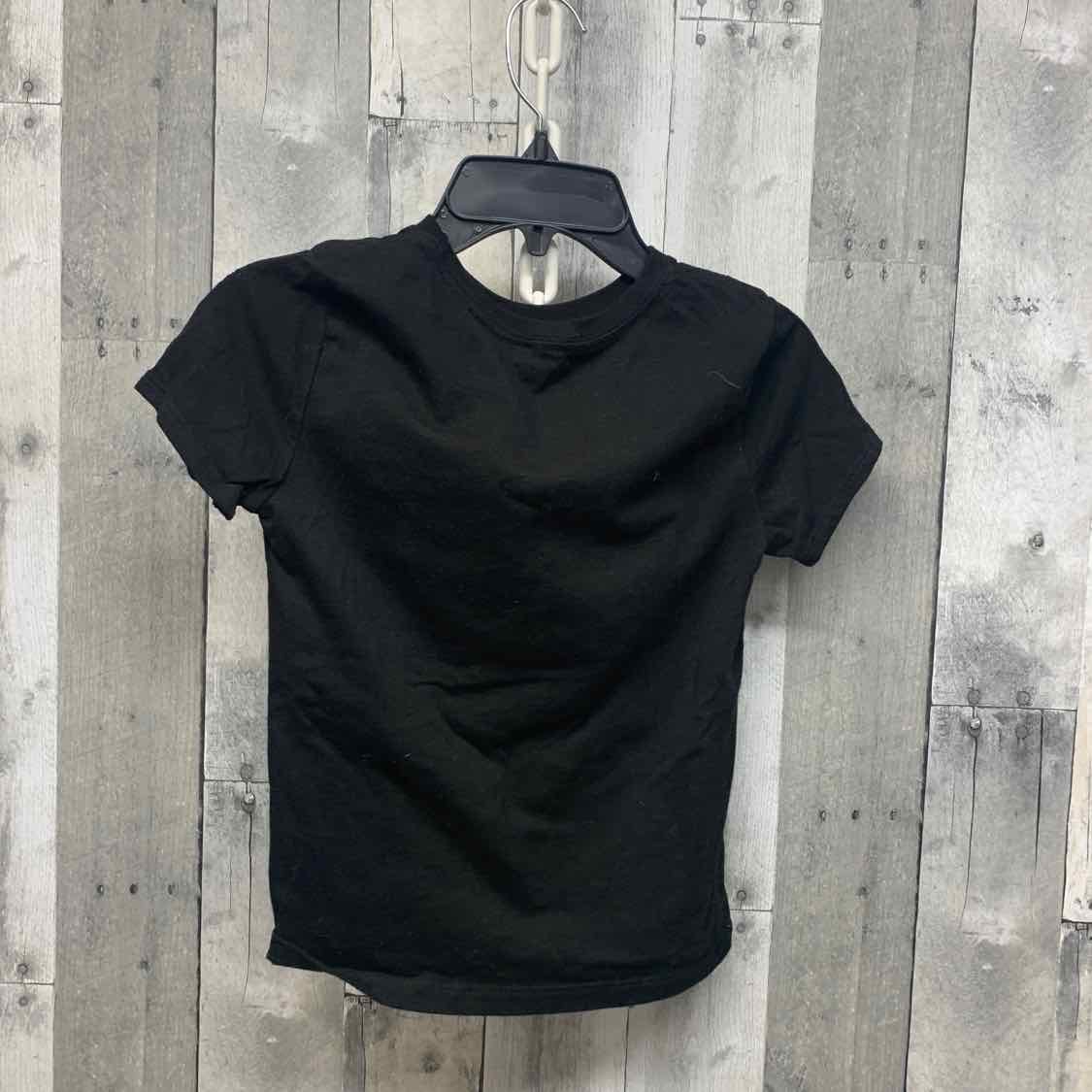 Size 7/8 Black Graphic Holiday Brands T Shirt
