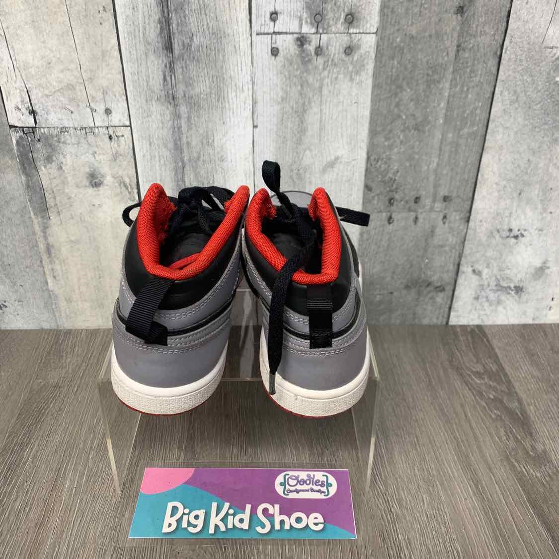 Size 3 Gray/Black Sport Brand Sneakers