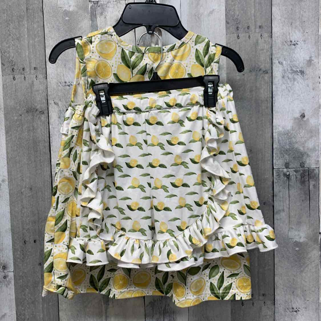 Size 7/8 White/Yellow Boutique Brand Shirt/Shorts