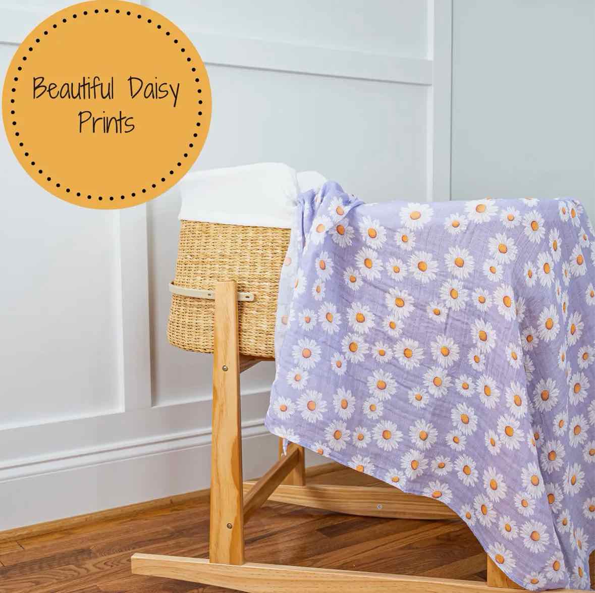 LollyBanks Beautiful Daisy Receiving Blanket