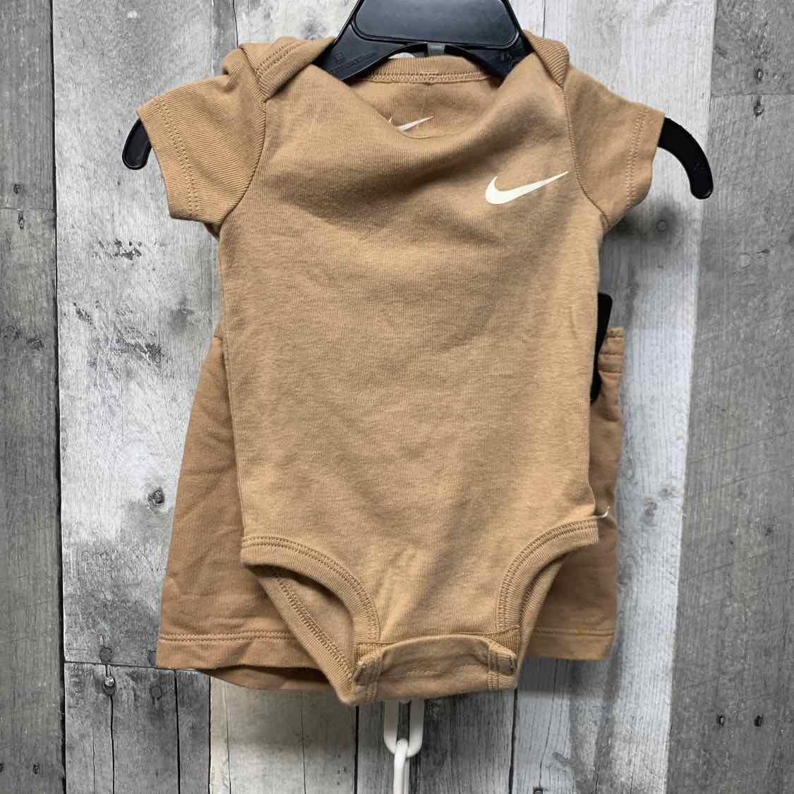 Size 6 Months Tan/White Sport Brand Shirt/Shorts