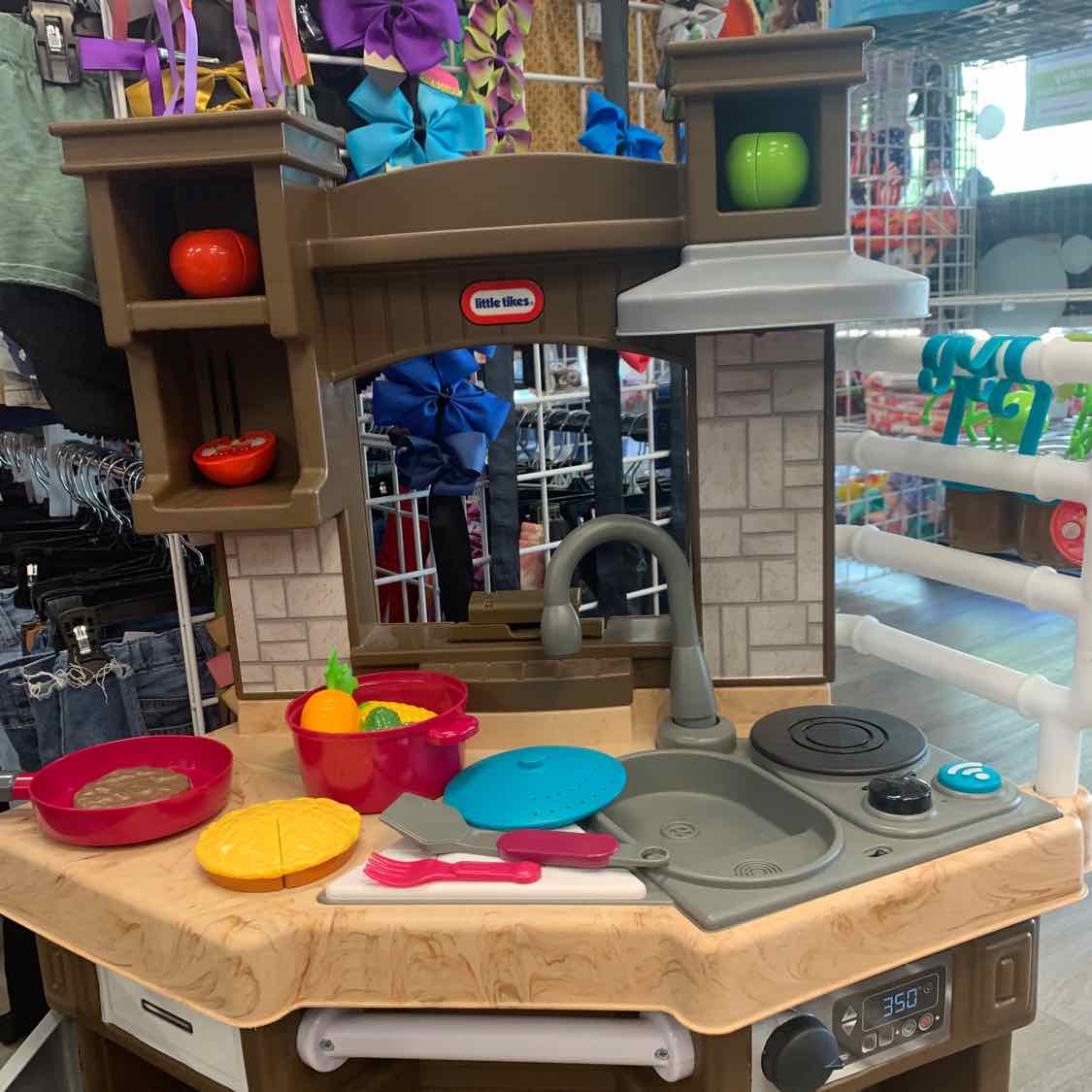Little Tikes Brown/Red Kitchen Set
