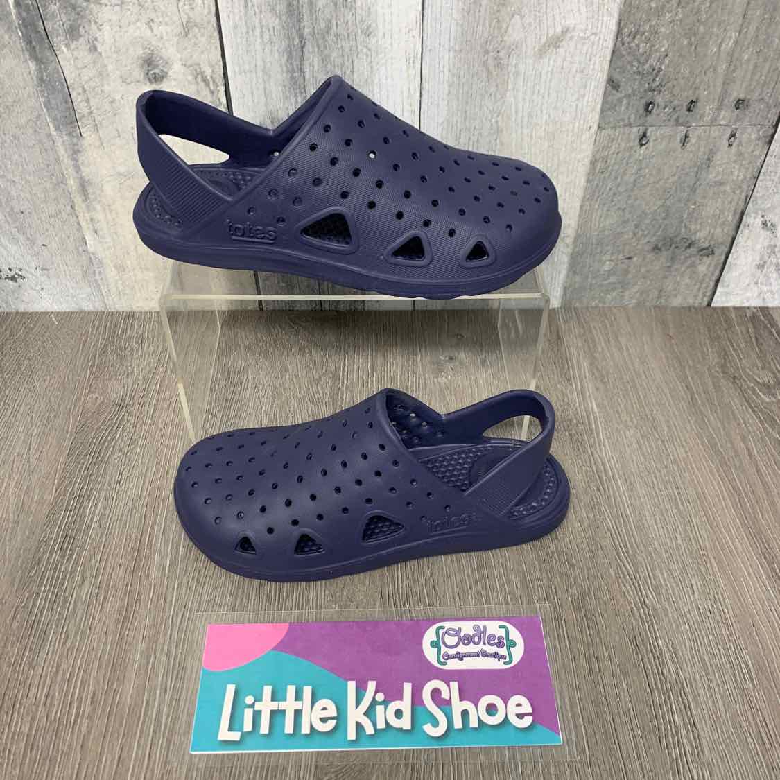 Size 11/12 Navy Totes Water Shoes