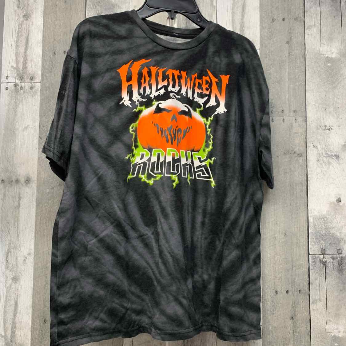 Size 14/16 Black Holiday Brands T Shirt