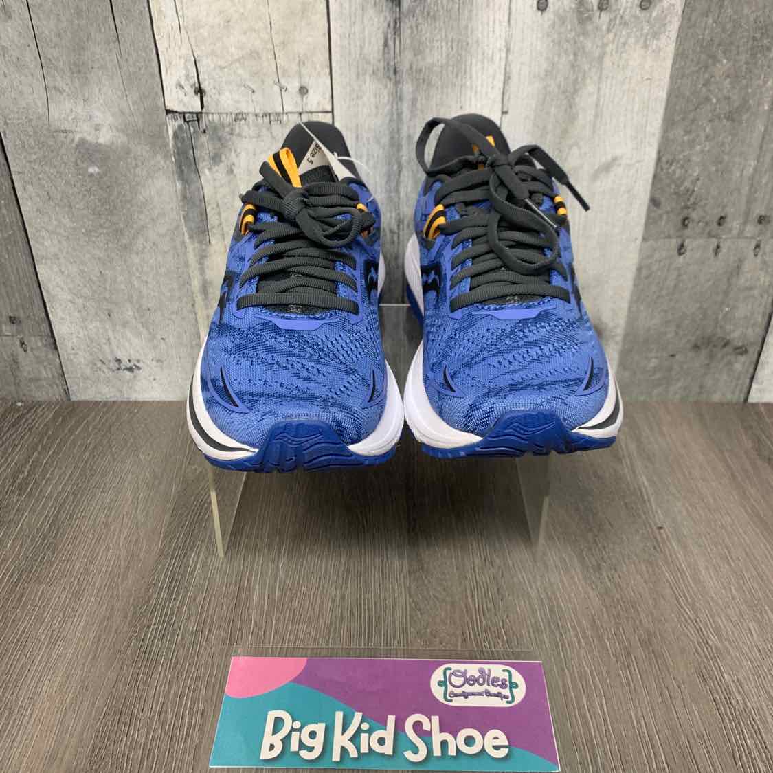 Size 5 Blue/Gray Saucony Sneakers