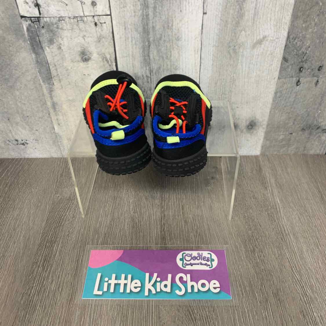 Size 5/6 Black/Red Wonder Nation Water Shoes
