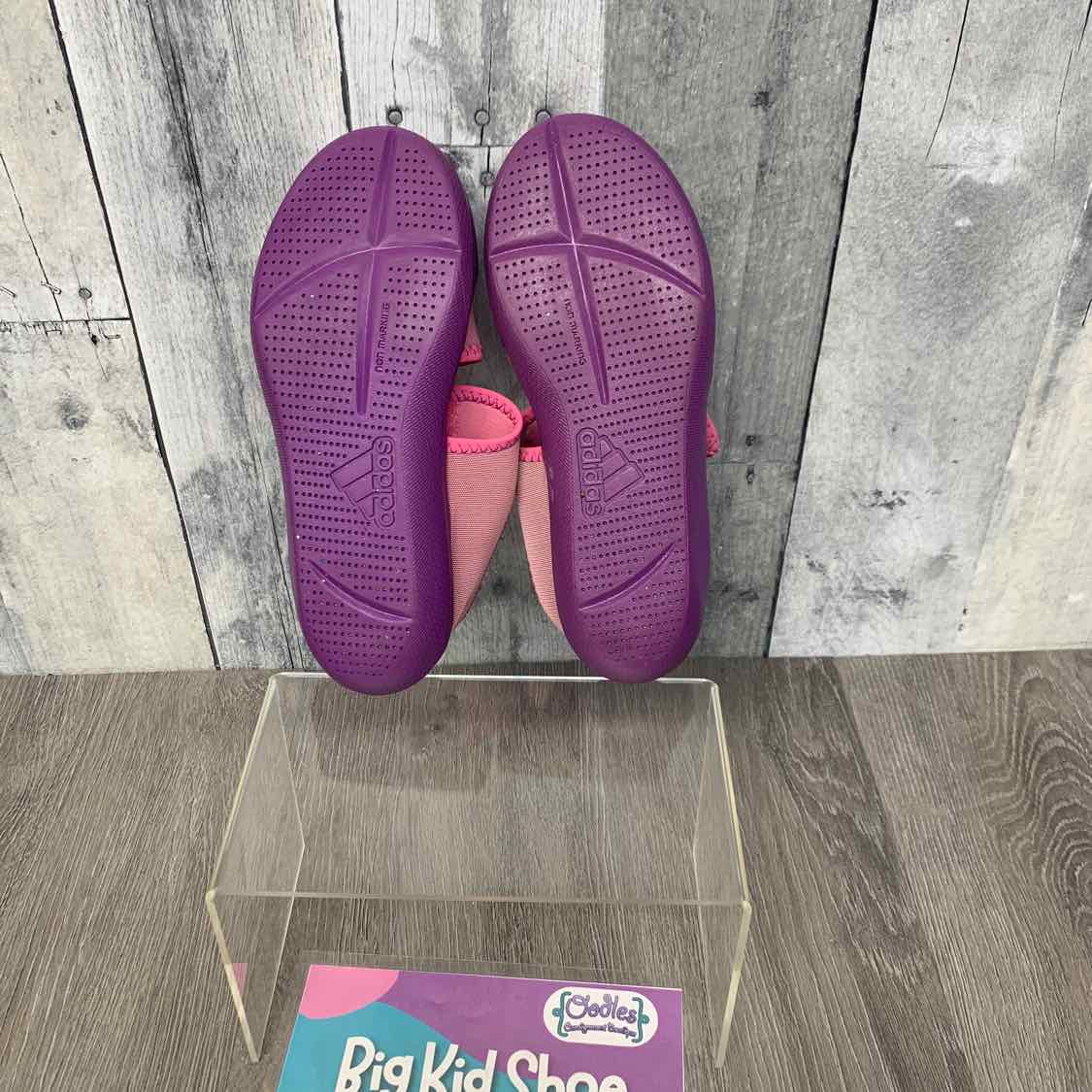 Size 1.5 Pink/Purple Sport Brand Water Shoes
