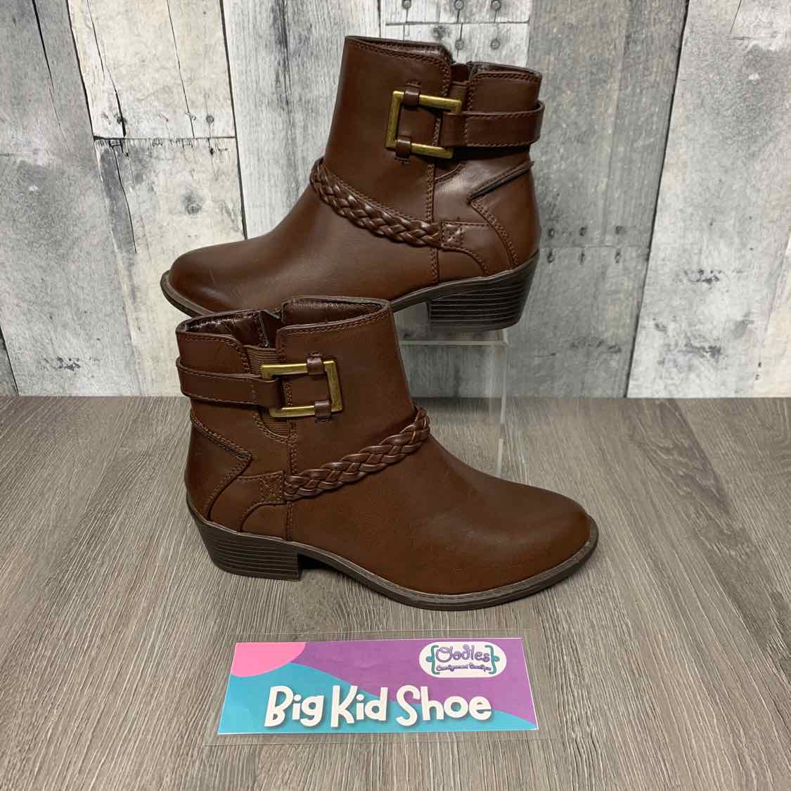 Size 6.5 Brown B Brand Boots