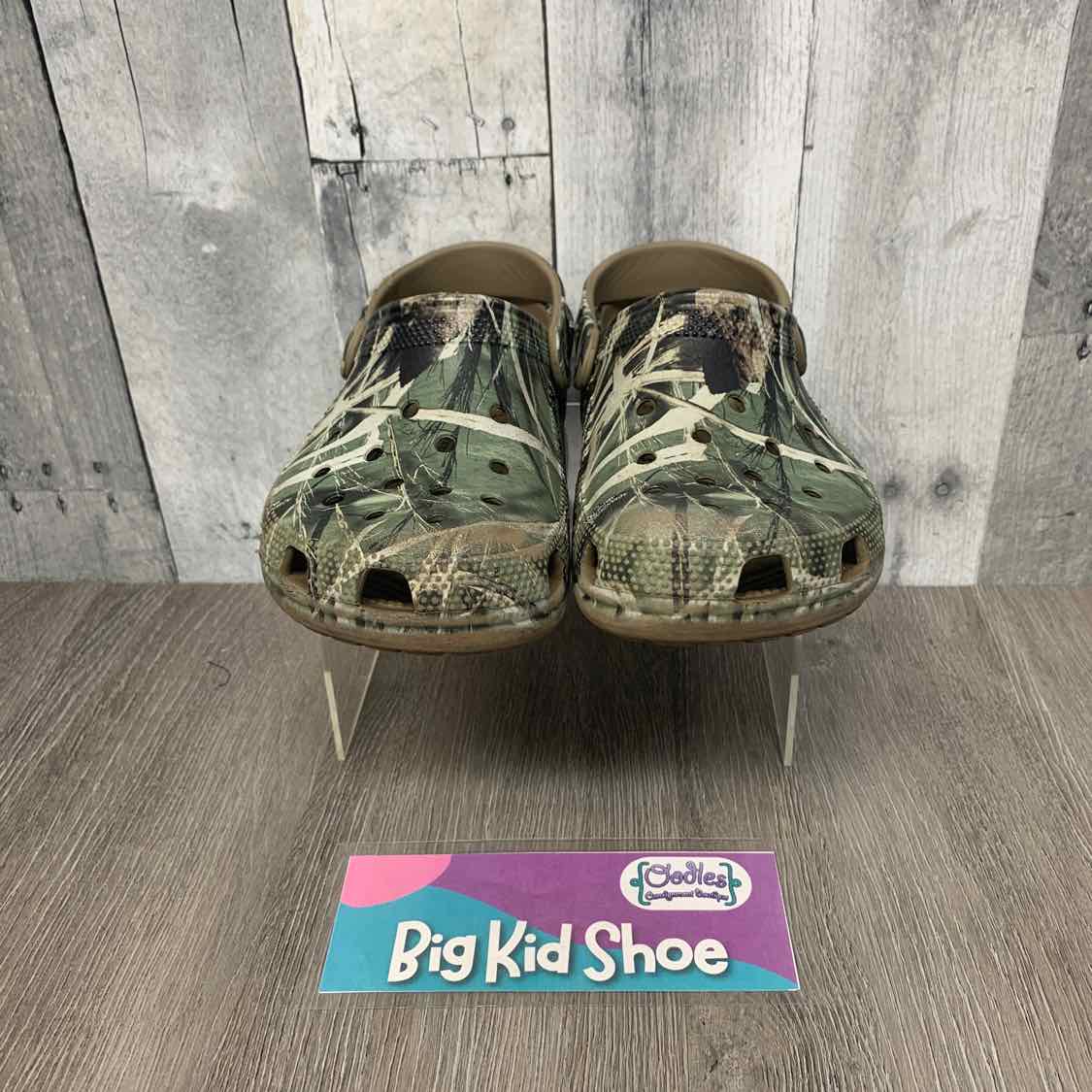 Size 3 Green Camo Crocs Water Shoes
