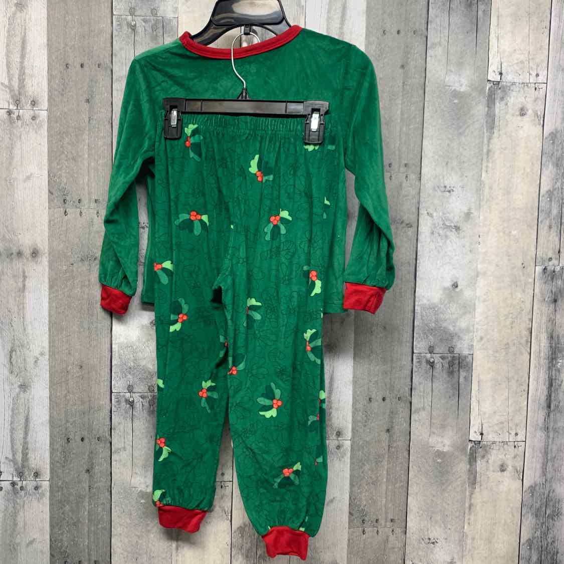 Size 6 Green Disney 2pc PJs