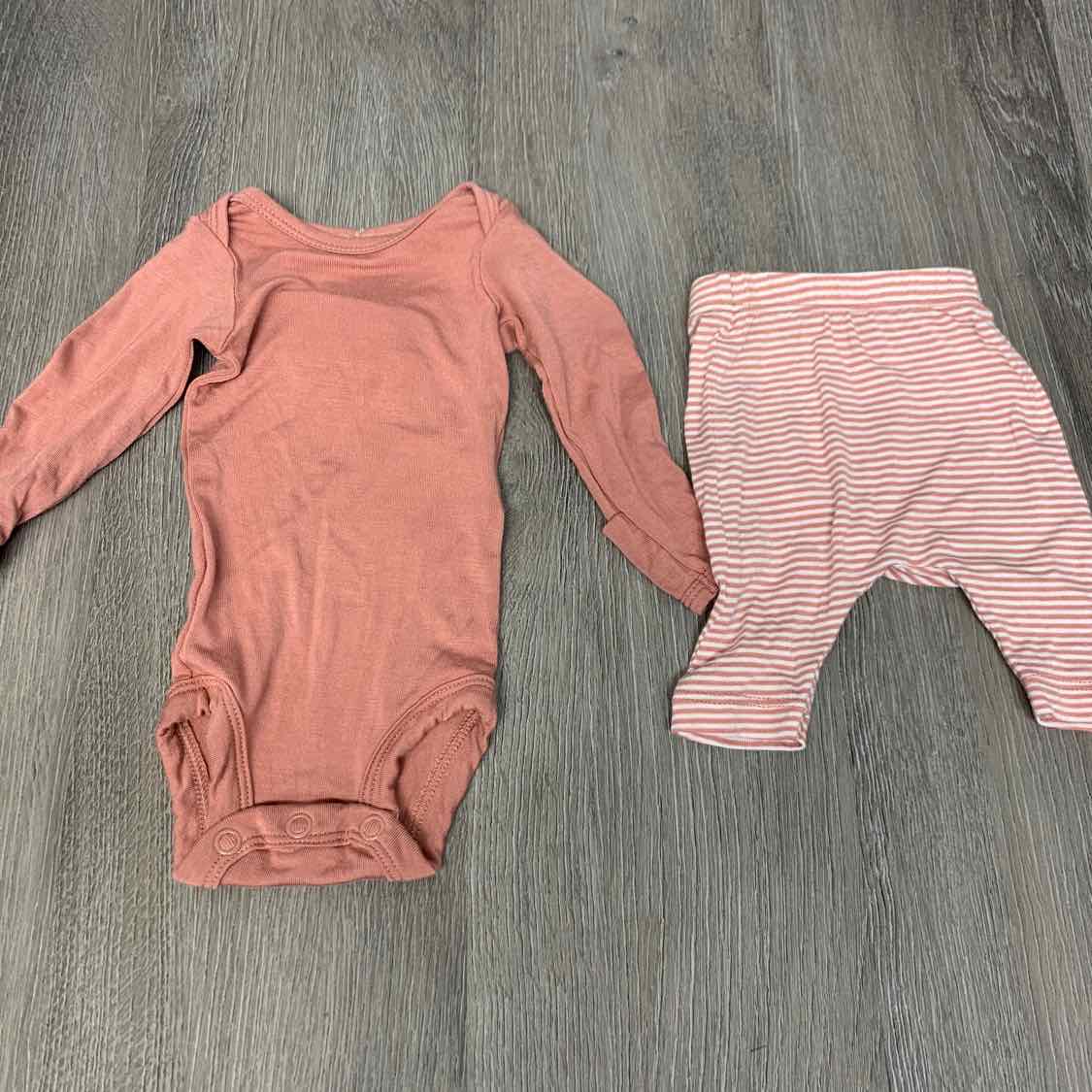 Size Preemie White/Pink Carter's Shirt/Pants