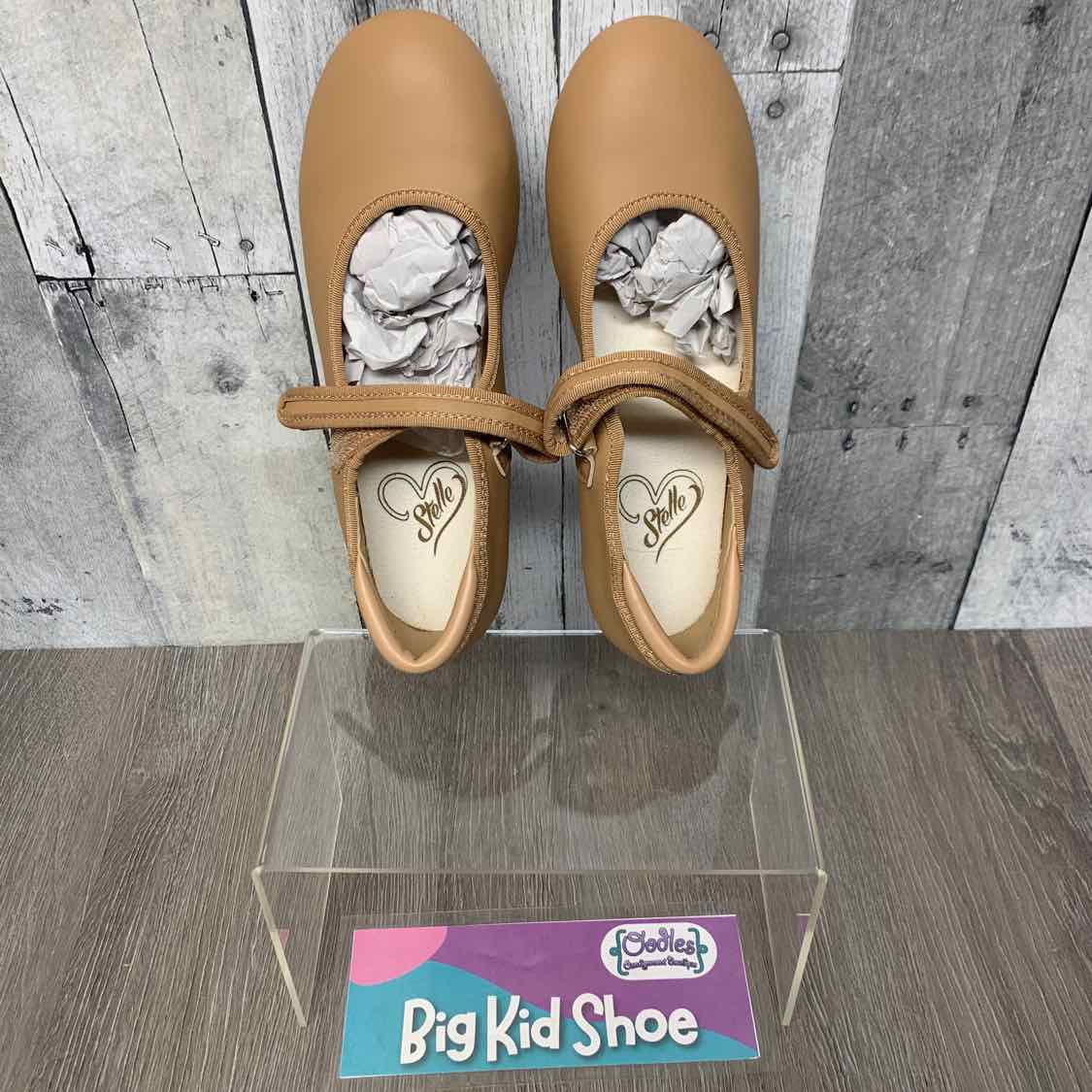 Size 2 Tan B Brand Tap Shoes