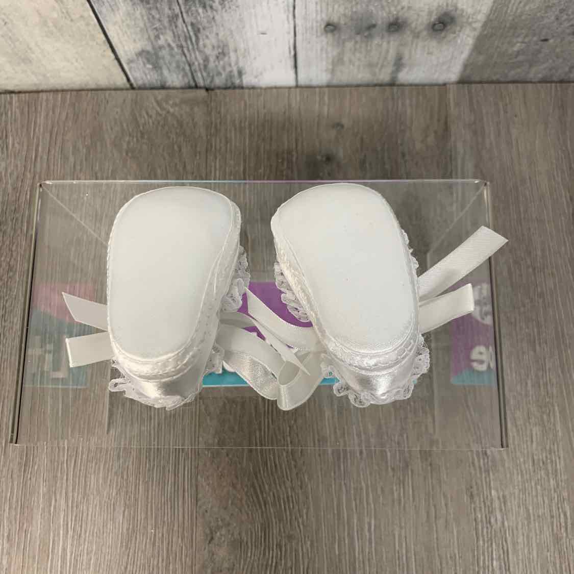 Size 0 White B Brand Soft Sole Shoes