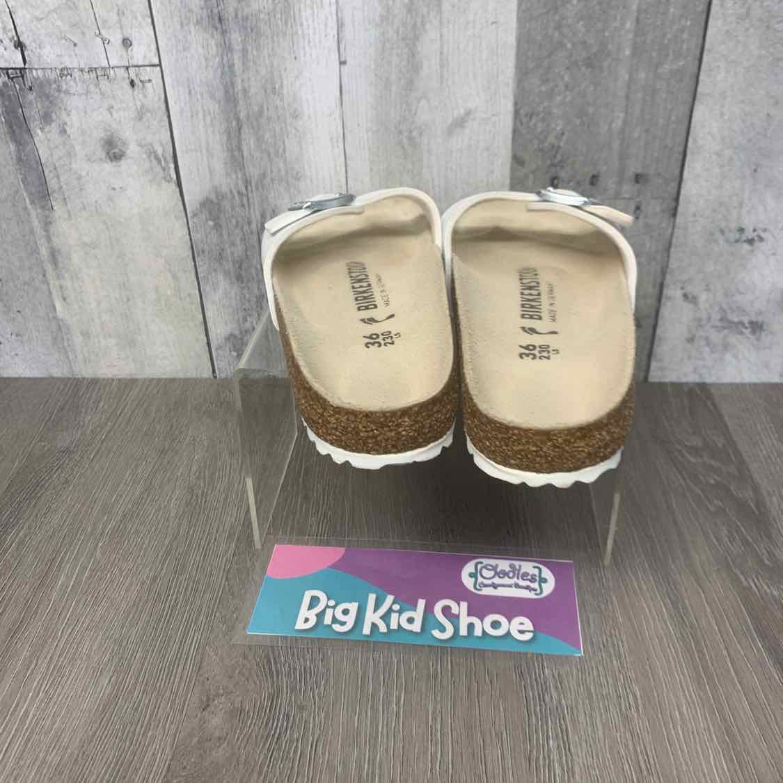 Size 36 White Name Brand Sandals