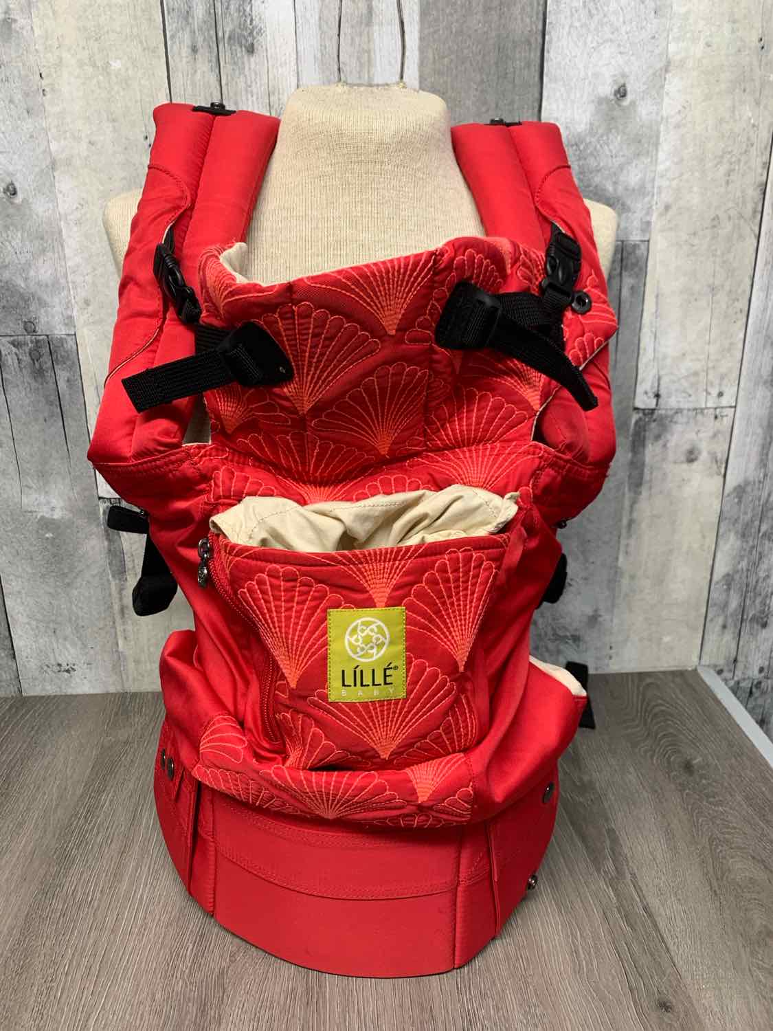 LilleBaby Red Infant Carrier