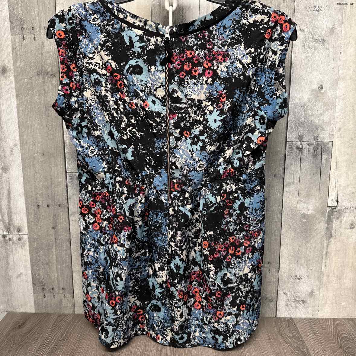 Size M Black/Blue Motherhood T Shirt