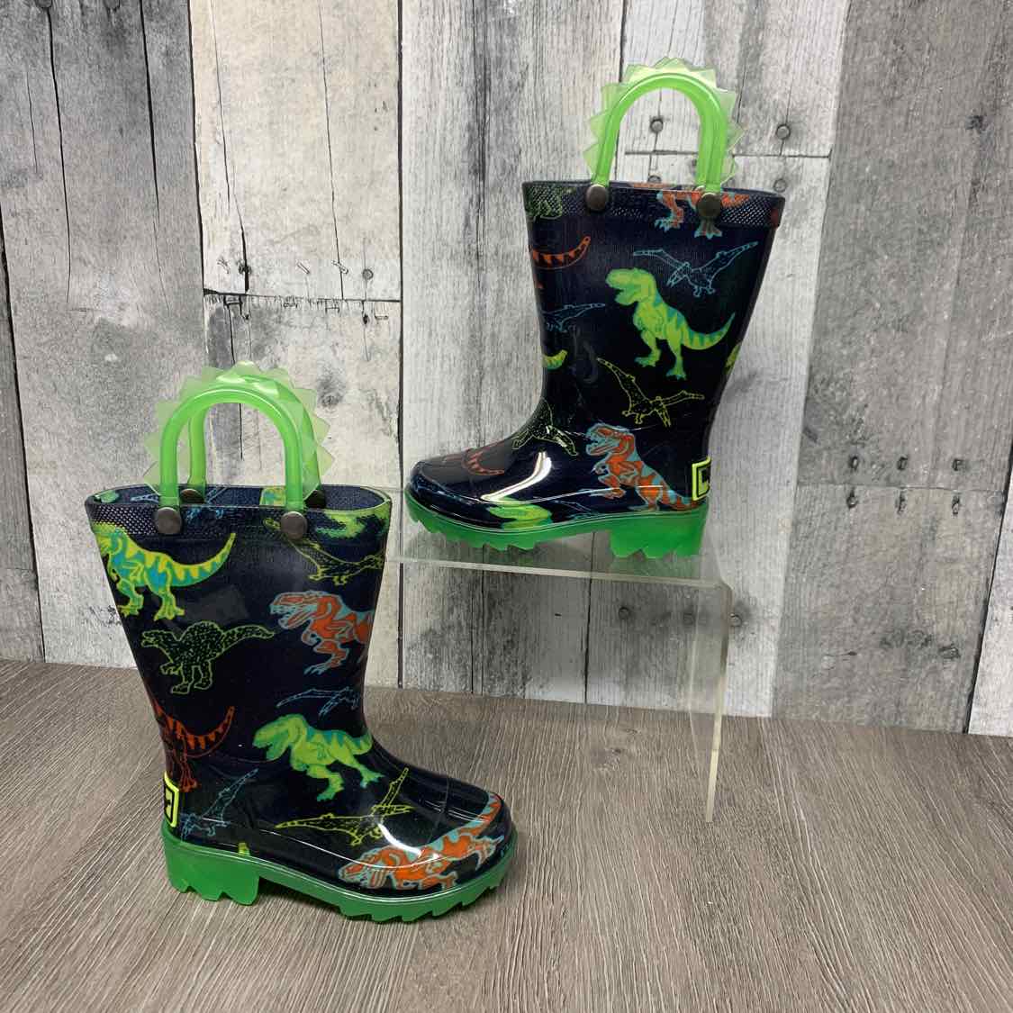 Size 5 Navy/Green B Brand Boots