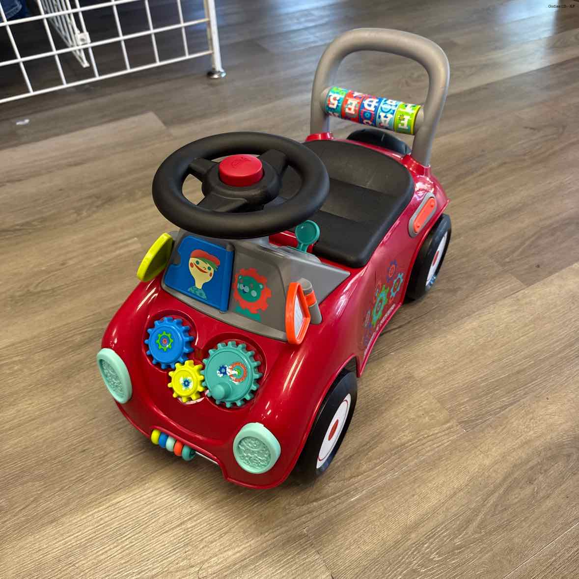 Radio Flyer Red Pedal Car/Ride On