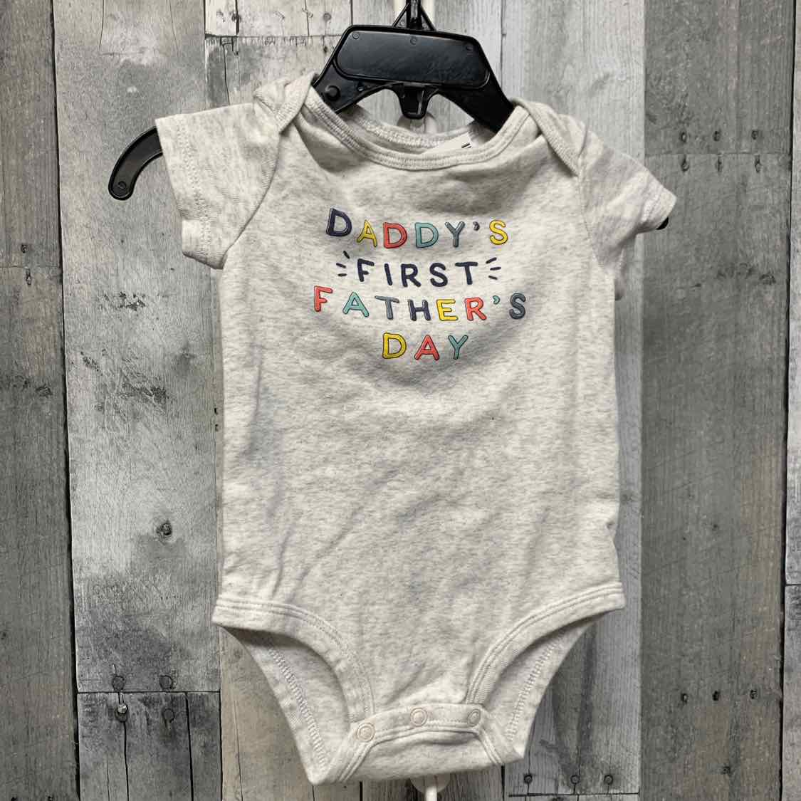 Size 6 Months Gray Graphic Carter's Bodysuit