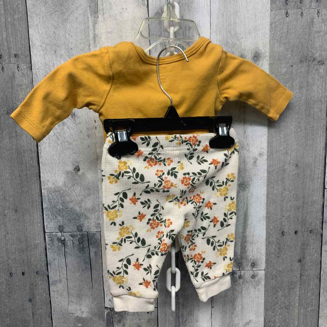 Size 0-3 Months Yellow/White Baby Gear Shirt/Pants