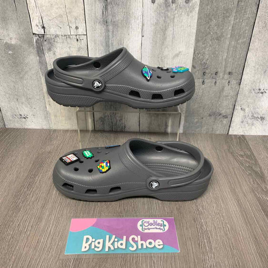 Size 6 Gray Crocs Water Shoes
