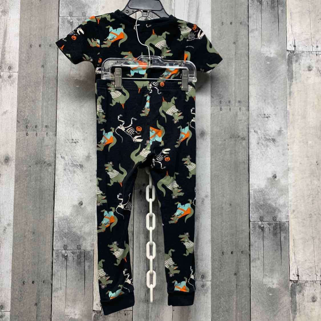 Size 4T Black Print Just One You 2pc PJs