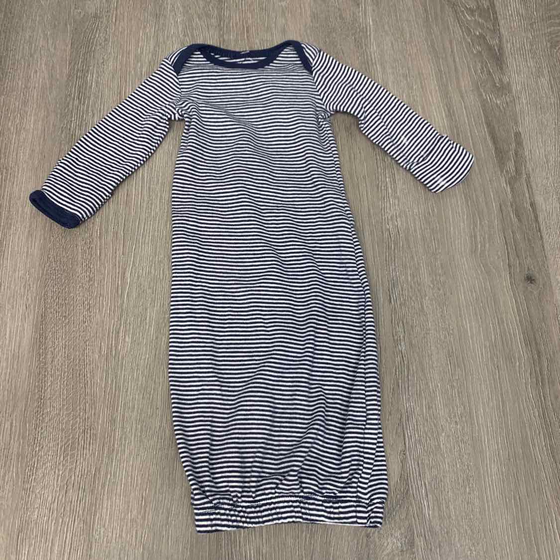 Size Preemie Navy/White Carter's Layette